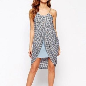 JOVONNA Drape Dress Geo Print Chain Straps